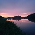 Rzeka Bug (trochę kiepska jakość w powiększeniu gdyż zdjęcie robiłem telefonem) #bug #rzeka #zachód #słońca #przyroda #natura #woda