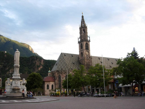 Bolzano - włoskie miasto alpejskie. Odwiedziliśmy je w miniony piątek przed wieczorem po drodze.