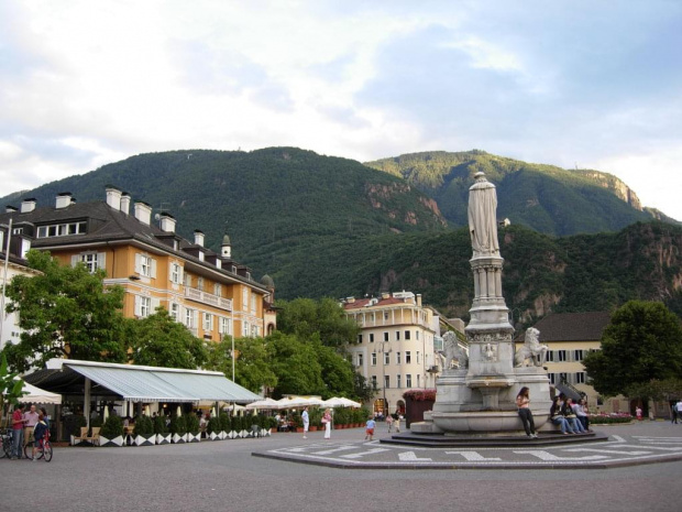 Bolzano - włoskie miasto alpejskie. Odwiedziliśmy je w miniony piątek przed wieczorem po drodze.