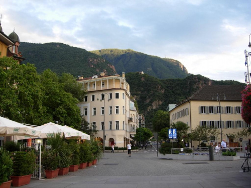 Bolzano - włoskie miasto alpejskie. Odwiedziliśmy je w miniony piątek przed wieczorem po drodze.