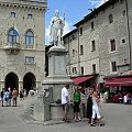 San Marino - najmniejsza republika na świecie położona na górze - spacer po mieście stolicy.