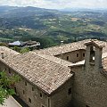 San Marino - najmniejsza republika na świecie położona na górze - spacer po mieście stolicy.