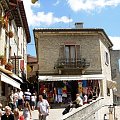 San Marino - najmniejsza republika na świecie położona na górze - spacer po mieście - stolicy.