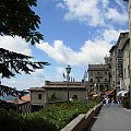 San Marino - najmniejsza republika na świecie położona na górze - spacer po mieście stolicy.