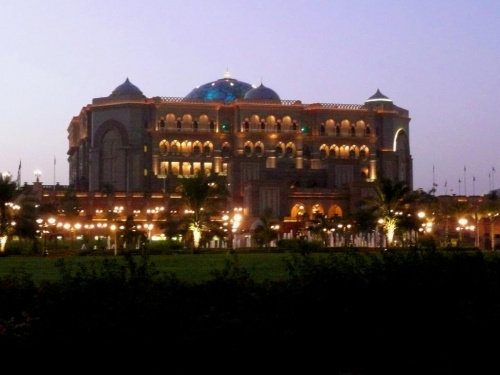 Emirates Palace. Drugi (nowszy) hotel 7* Są tylko dwa na świecie w Abu Dabi i w Dubaju