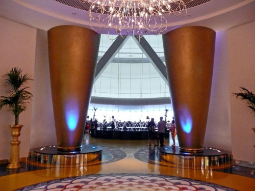 Wnętrze 7* hotelu Burj Al Arab