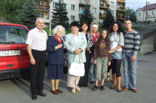Rodzina Staszka R., który zorganizował Ani W. pobyt w Staszowie i okolicach.