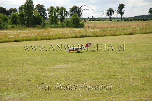 Zawody Modeli Latających Wynalazków
IX AERO MODEL SHOW 2007
www.ANWOMEDIA.pl Linowiec koło Starogardu Gdańskiego 01.07.2007r.