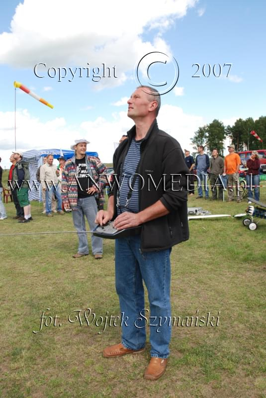 Zawody Modeli Latających Wynalazków
IX AERO MODEL SHOW 2007
www.ANWOMEDIA.pl Linowiec koło Starogardu Gdańskiego 01.07.2007r.