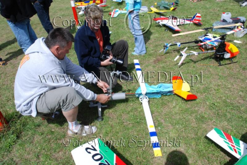 Zawody Modeli Latających Wynalazków
IX AERO MODEL SHOW 2007
www.ANWOMEDIA.pl Linowiec koło Starogardu Gdańskiego 01.07.2007r.