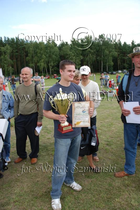 Zawody Modeli Latających Wynalazków
IX AERO MODEL SHOW 2007
www.ANWOMEDIA.pl Linowiec koło Starogardu Gdańskiego 01.07.2007r.