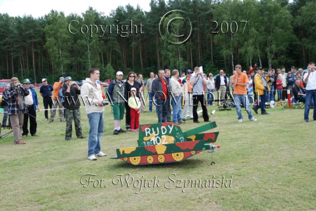 Zawody Modeli Latających Wynalazków
IX AERO MODEL SHOW 2007
www.ANWOMEDIA.pl Linowiec koło Starogardu Gdańskiego 01.07.2007r.