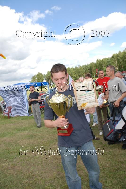 Zawody Modeli Latających Wynalazków
IX AERO MODEL SHOW 2007
www.ANWOMEDIA.pl Linowiec koło Starogardu Gdańskiego 01.07.2007r.