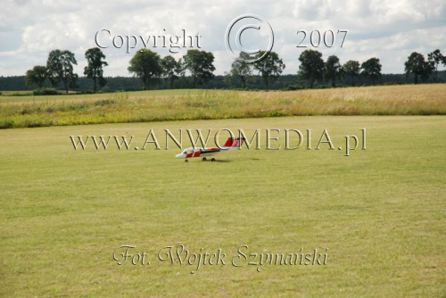 Zawody Modeli Latających Wynalazków
IX AERO MODEL SHOW 2007
www.ANWOMEDIA.pl Linowiec koło Starogardu Gdańskiego 01.07.2007r.