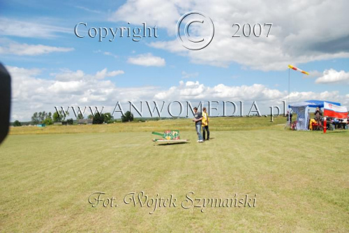 Zawody Modeli Latających Wynalazków
IX AERO MODEL SHOW 2007
www.ANWOMEDIA.pl Linowiec koło Starogardu Gdańskiego 01.07.2007r.