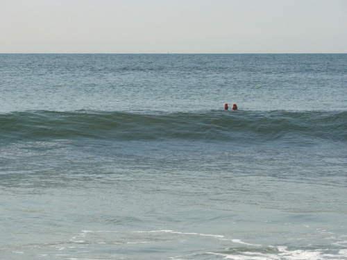 Ach jak przyjemnie kołysać się wśród fal... #ocean #lato #sierpien #fale