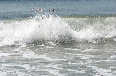 Ach jak przyjemnie kołysać się wśród fal... #ocean #lato #sierpien #fale