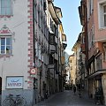 Bolzano o poranku - piękne miasto włoskie w Alpach.