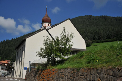 Włoskie miasteczko w Dolomitach - Nova Levante.