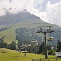 Miejscowość Cvarezza al Lago w Dolomitach. Widok na wyciąg.