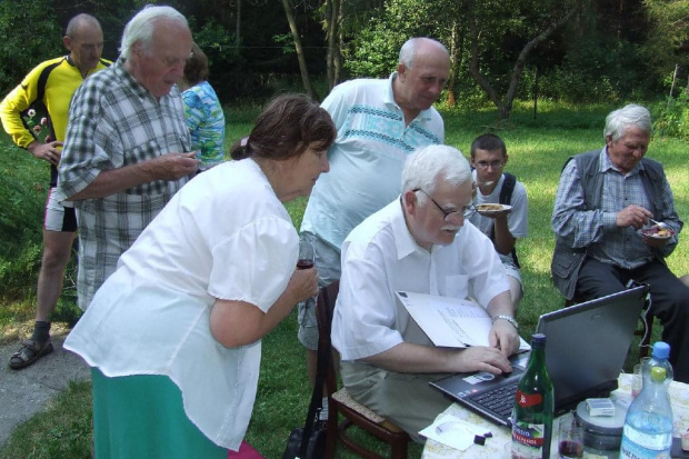 Przegladamy fotki z witryny www.staszekratusznik.fotosik.pl . Pani Hanna Bielska. #zwiedzanie #PTTK