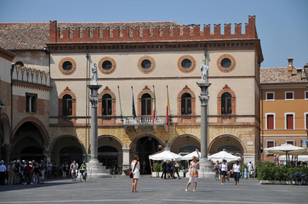 Rawenna - miasto włoskie sięgające swoją historią zamierzchłej starożytności słynne przepięknymi mozaikami. Spacer po starym mieście.