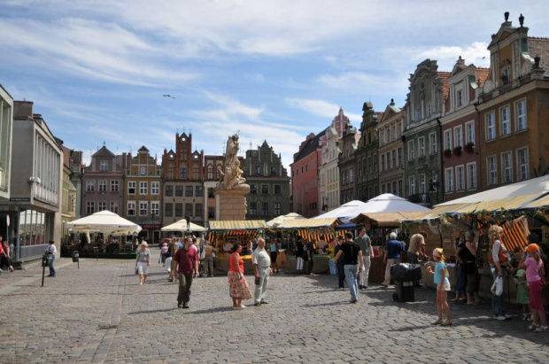 Moje miasto Poznań - Stary Rynek, widziany podczas południowego spaceru.