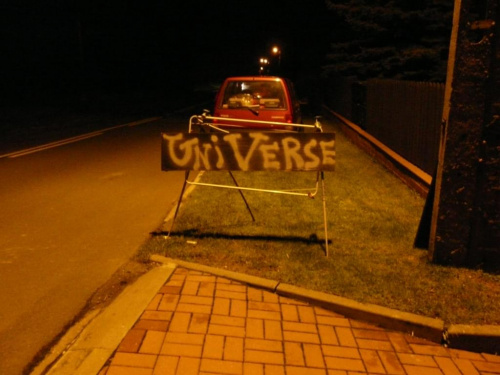 cel naszej podróży - czy tutaj ma się odbyć koncert grupy Universe?