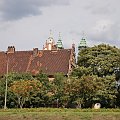 Katedra Poznańska - widok na wieże od strony Warty.