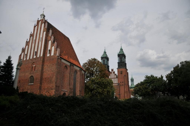 Katedra Poznańska - widok od zewnątrz od strony Warty.