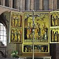 Katedra Poznańska - wnętrze - widok na ołtarz główny.