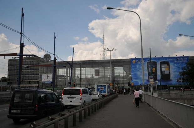 Poznań - widok na Targi Poznańskie - wejście główne od strony ul. Rooselvelta przy Moście Dworcowym