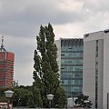 Poznań - widok na wysoki gmach Akademii Ekonomicznej i hotel Novotel Poznań Centrum ( dawniejszy hotel Poznań Orbis )