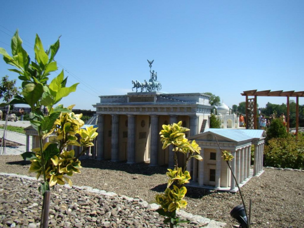 brama berlińska-miniatura #architektura