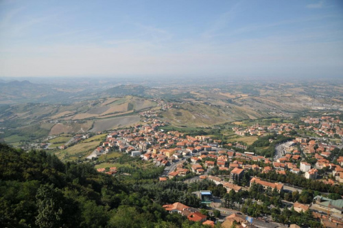 San Marino - stolica republiki - miasto na górze.