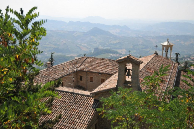 San Marino - stolica republiki - miasto na górze.