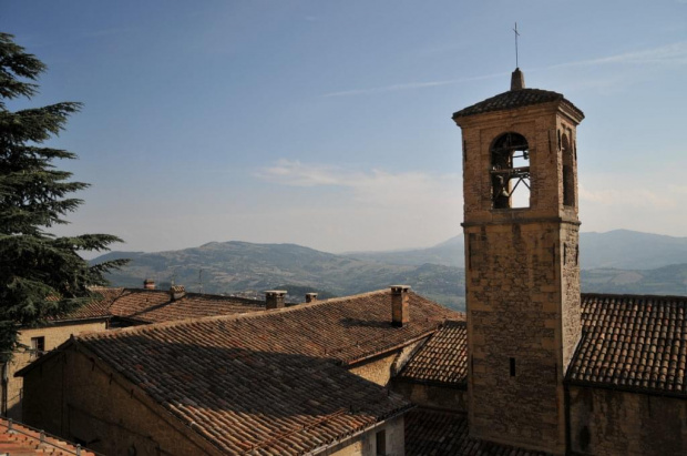 San Marino - stolica republiki - miasto na górze.