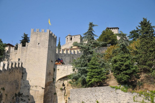 San Marino - stolica republiki - miasto na górze.