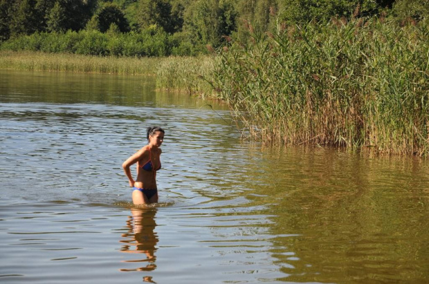 Jezioro Jarosławiec w Wielkopolskim Parku Narodowym. W tym jeziorze jest dozwolona kąpiel, mimo że leży na terenie parku narodowego.