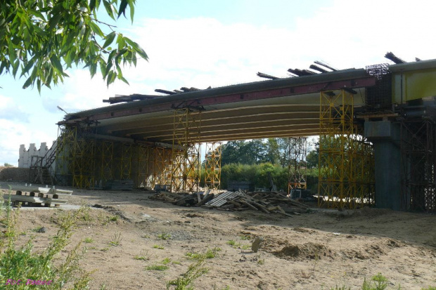 Budowa mostu nad rzeką Pisą #RzekaPisa #BudowaMostu