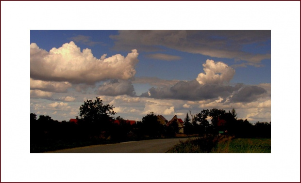 widoczki..z pieknymi obłoczkami.. #widoczek #chmury #niebo #wieś #Czernica