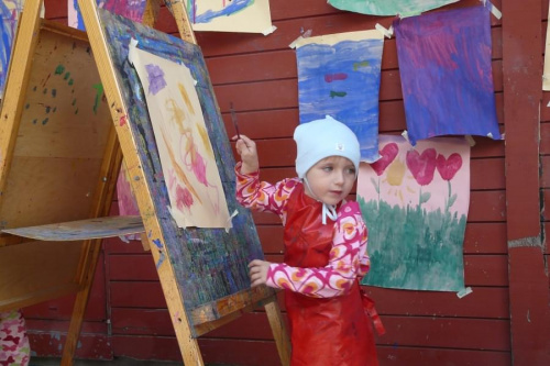 26.05.2008. Olari plac zabaw z rurą, malowanie. #dziecko