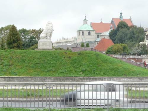 Pl. Zamkowy - lew pilnujący zamku