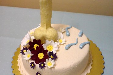 Biały z niebieskimi plemniczkami #Tort #WieczórPanieński #Impreza