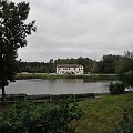 Pochmurna niedziela w Wielkopolsce. Nad zalewem.