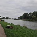 Pochmurna niedziela w Wielkopolsce. Nad zalewem.