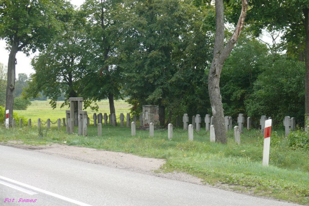 Dłutowo - cmentarz wojenny z I wojny światowej #Dłutowo #CmentarzWojenny