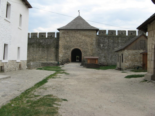 W 2000 roku założono tu rezerwat historyczno-architektoniczny "Twierdza Chocimska".