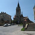 Monumentalna sylweta kościoła oo dominikanów w Czortkowie.