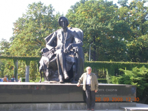 Park na Krzykach- pomnik F.Chopina